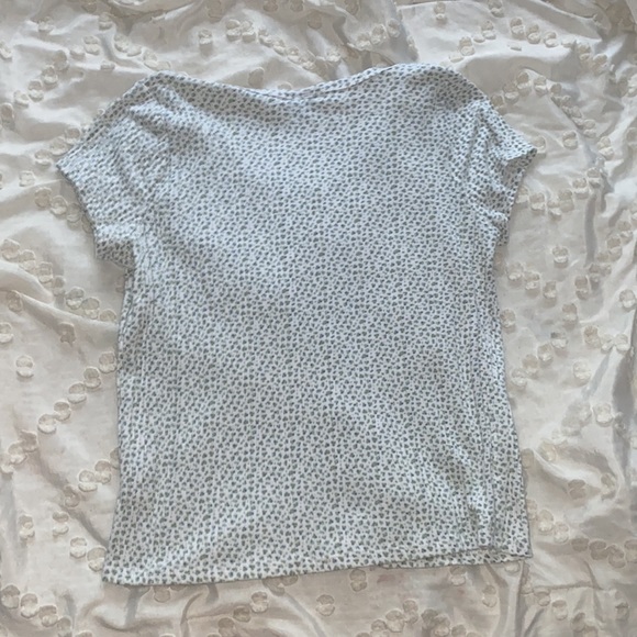 white with little green flowers, perfect for summer - Picture 3 of 3